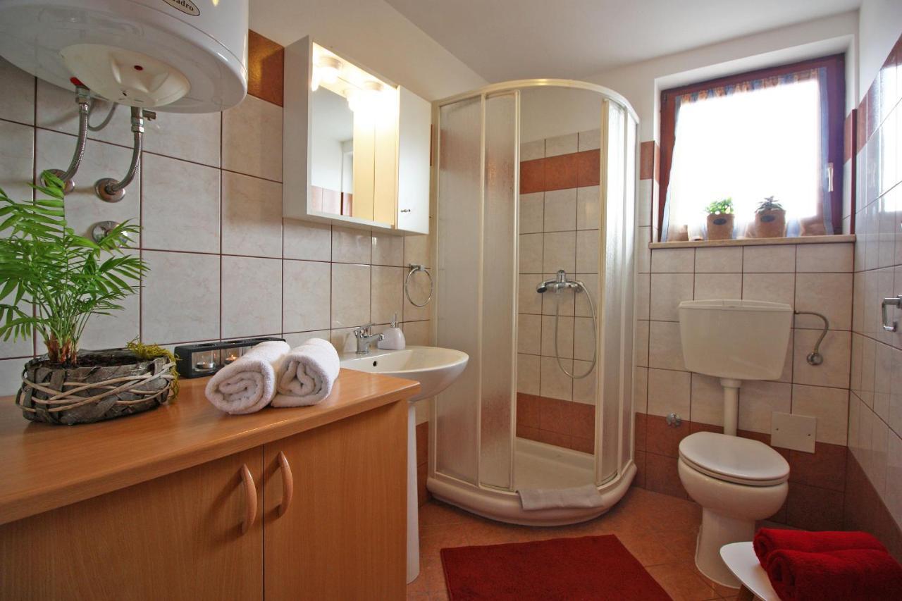 Brijunisol - 3 Apartments Top Position Near The Beautiful Beach Fažana Exterior foto