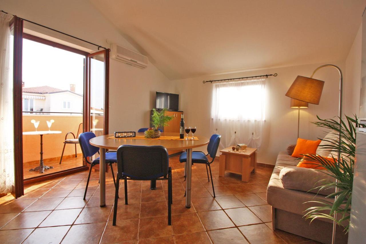 Brijunisol - 3 Apartments Top Position Near The Beautiful Beach Fažana Exterior foto